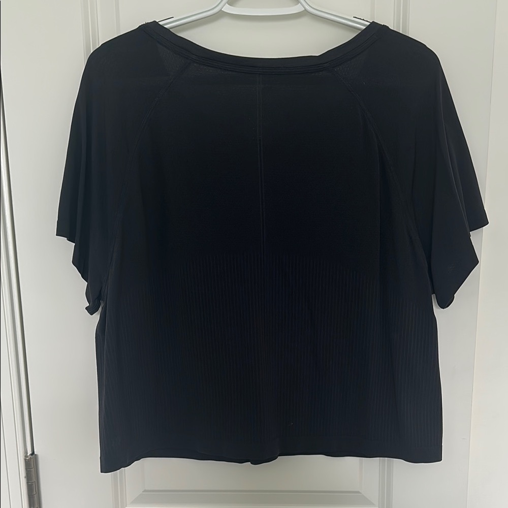 All in Motion Black Relaxed Workout Tee - Picture 3 of 4